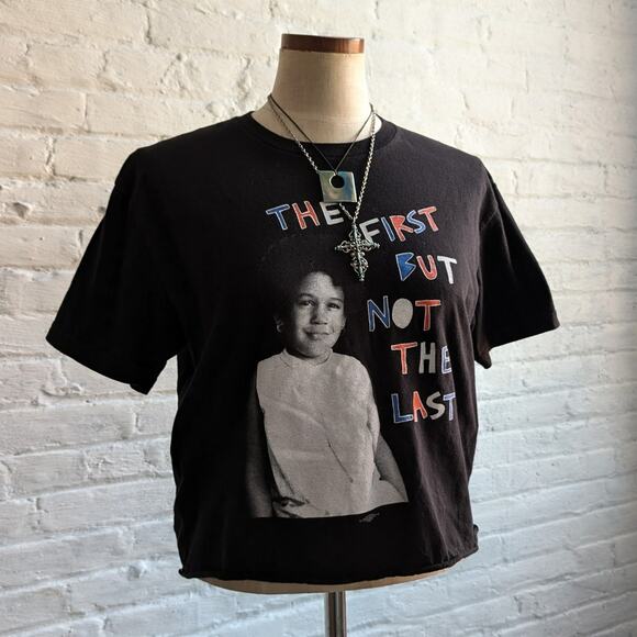 Retro Black Cropped Graphic Print Tee Kamala Harris Boxy Raw Hem T-Shirt Top - Picture 3 of 6